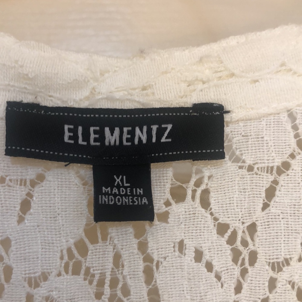Lace blouse with tank - Picture 3 of 5